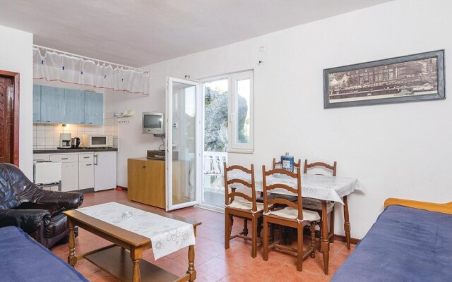 Nice Home in Sreser With Wifi and 3 Bedrooms