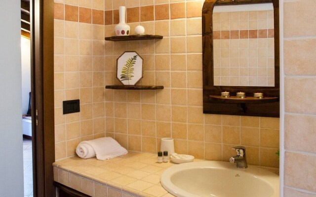 JOIVY Attic on the Lake