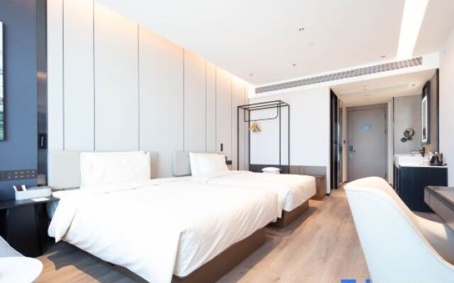 Yichun Shanggao Center Atour Hotel