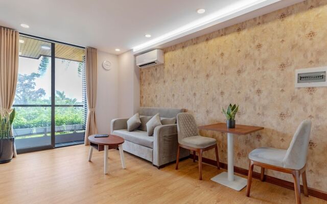 Moon West Lake Serviced Apartment