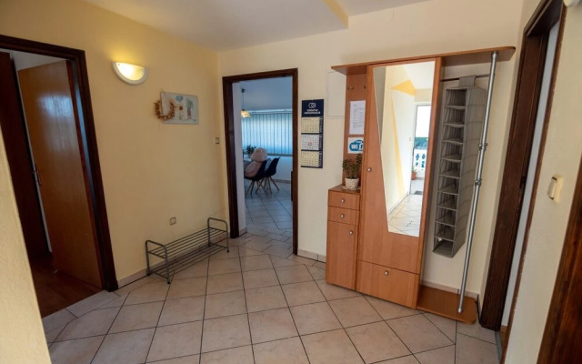 Suzy - 80m From the sea - A2 Četvorka