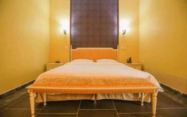 Chateau Monette Hotel & Resort