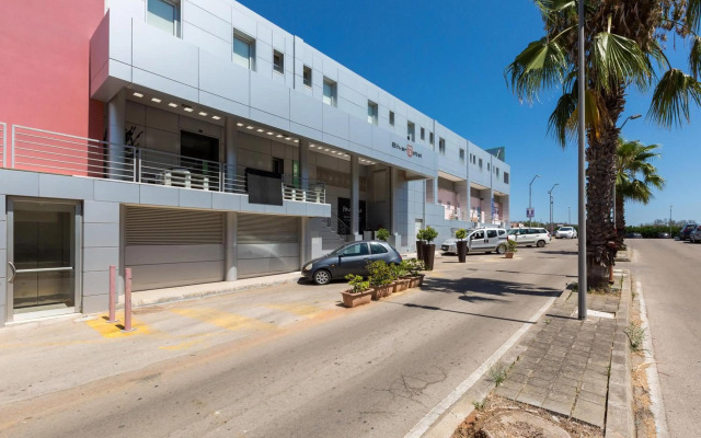 Silver Hotel by BarbarHouse