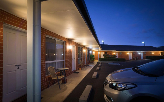 Akuna Motor Inn and Apartments