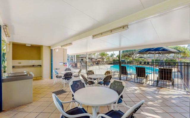Golden Riviera Beach Resort