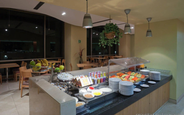 Holiday Inn Express Mexico Reforma by IHG