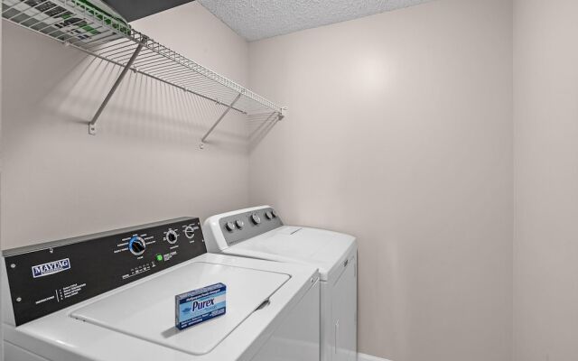 Windemere 908 with Pool Side Cabana