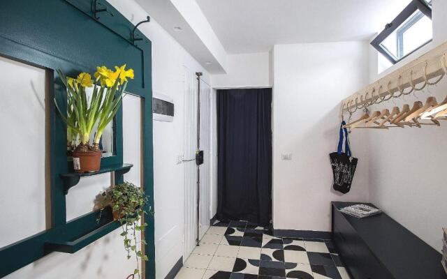Balloon Design Studio Apartment
