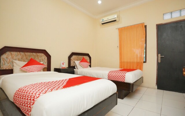 Female Guest House by OYO Rooms