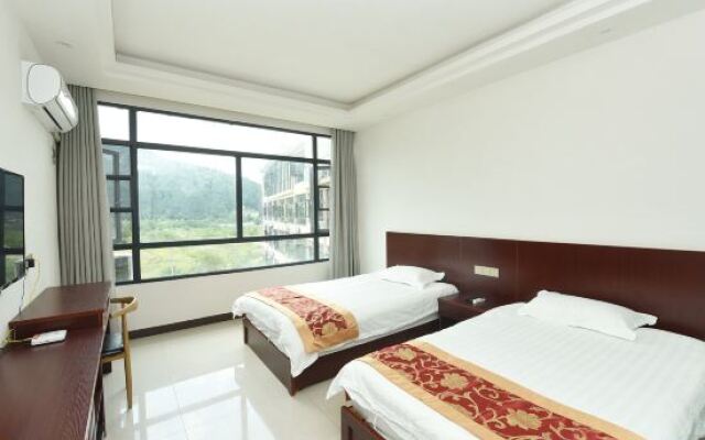Jiayuan Holiday Hotel