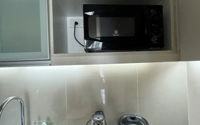 Mactan Newton Condo with Pool Access