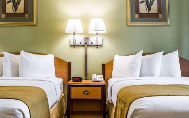 Quality Inn Airport - Cruise Port