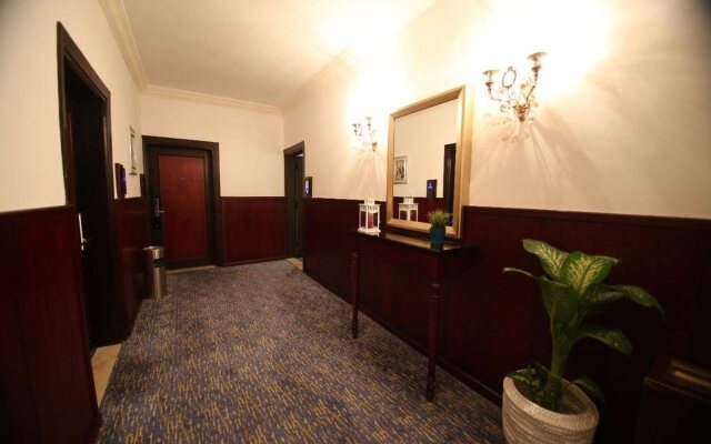 Elegant Suites Hotel