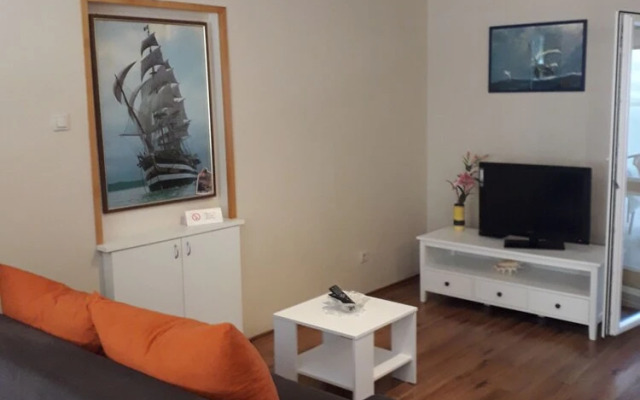 Family Ground Floor Apartment Puntamika