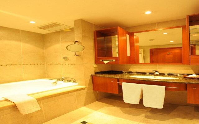 Park Lake Luxury Hotel