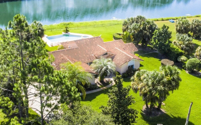 Swiss 61 - Lake Denise