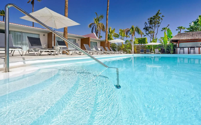 Sanom Beach Resort - Adults Only