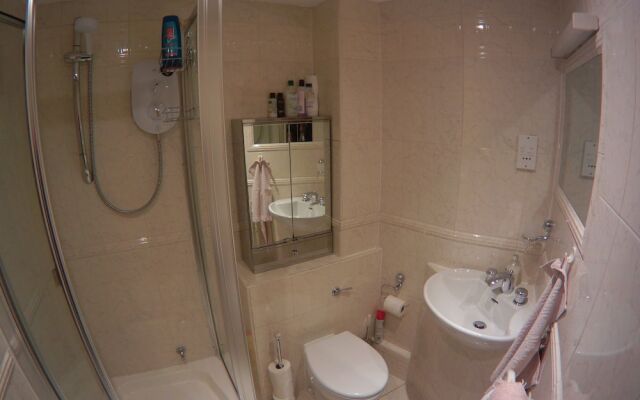 Tower Hill Studio Appartment