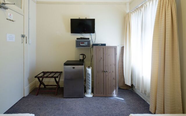 Neutral Bay Lodge