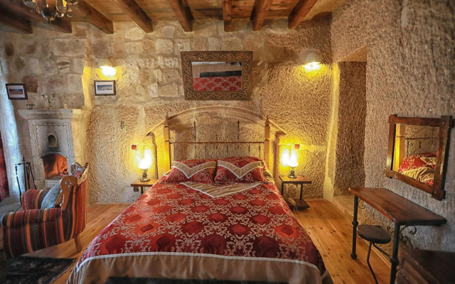Traveller's Cave Hotel
