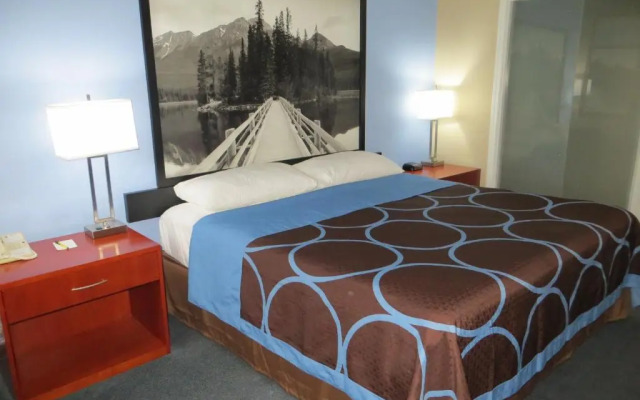 Super 8 Sherwood Park/Edmonton Area