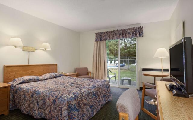 Travelodge by Wyndham Bracebridge