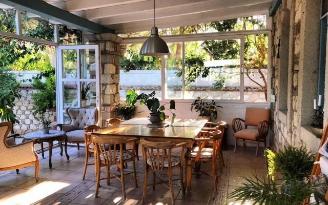 Alacati Zeytin Konak Hotel