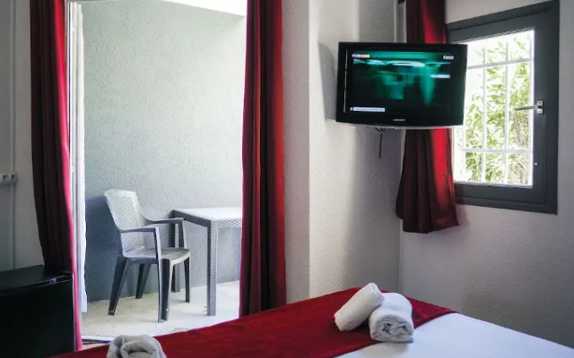 Marina Hotel Club