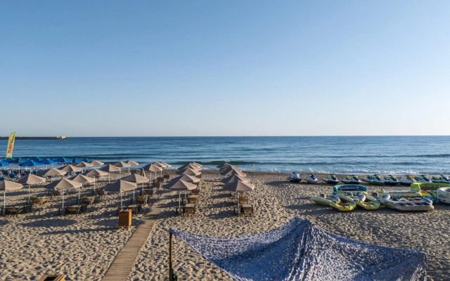 Steris Elegant Beach Hotel & Apartments