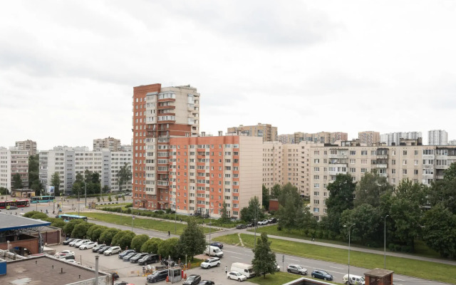 Apartments on Iskrovsky Avenue 22