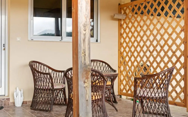 Welcoming Apartment in Venerato With Garden