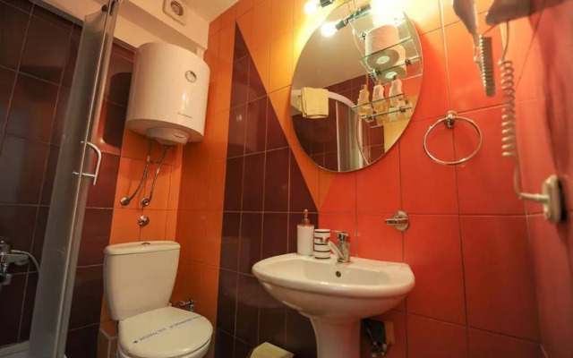 Lukanov Apartments & Guest Rooms