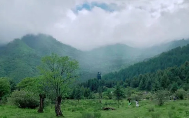 Baoxing Guiyuan Mountain Residence Hotel