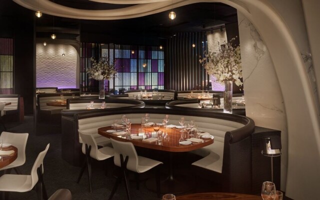 Amazing Suites In Yorkville