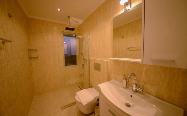 Villa Oscar by Akdenizvillam