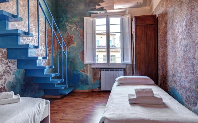 Palestro Apartment by Mamo Florence