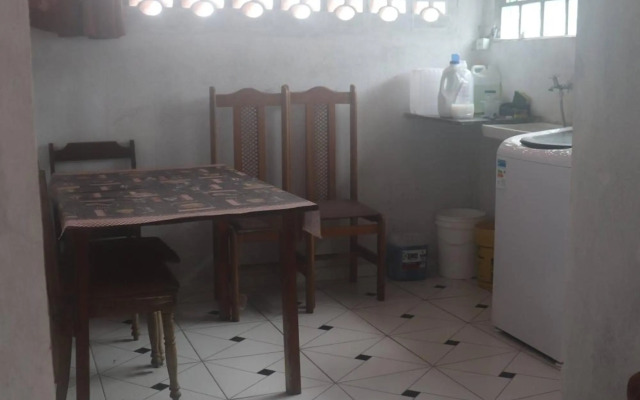 Casa dos Rocha em Ubatuba - Kitnet Preta