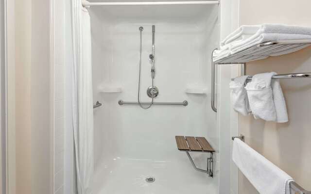 Super 8 by Wyndham Caraquet