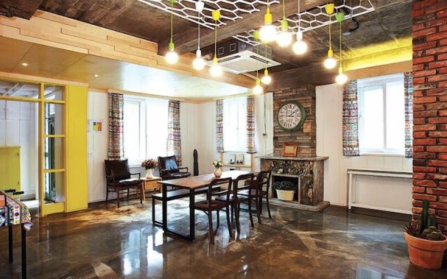 Hide & Seek Guesthouse