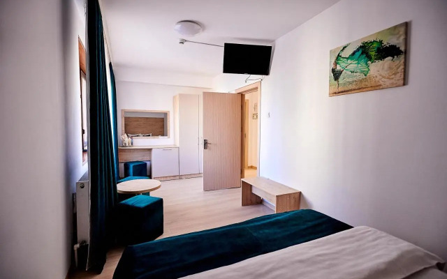 Hotel Roxy & Maryo