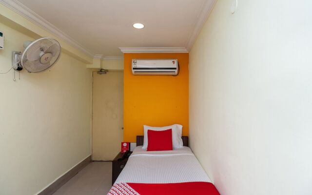 OYO 29267 Hotel Akash Inn