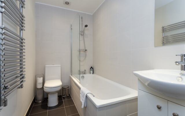 1 Bedroom Apartment in Maida Vale With Terrace