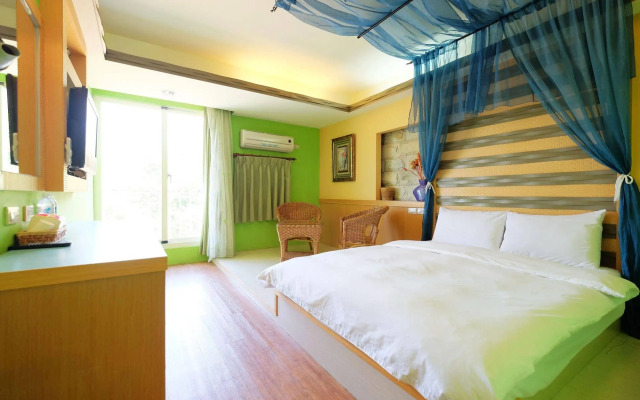 Summer Inn