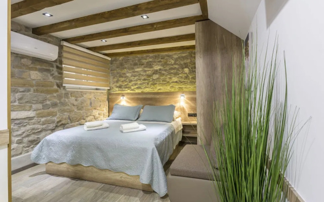 Reval Luxury Stone House Apartments