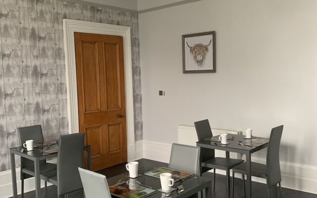 Ashburn House De Luxe B&B
