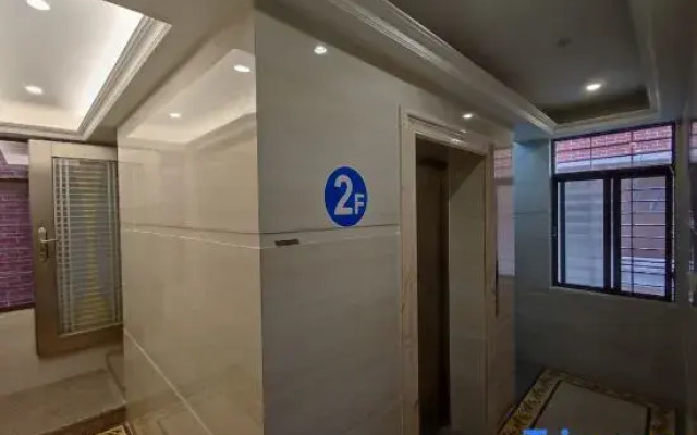 Zhuhai Rong Homestay (Family Store)