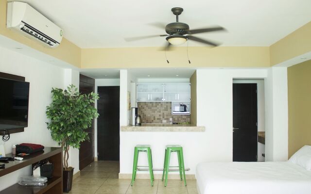 Condominio Girasol Zona Hotelera