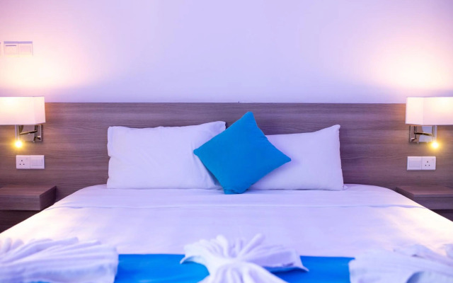 Flora Maria Hotel & Annex Apartments