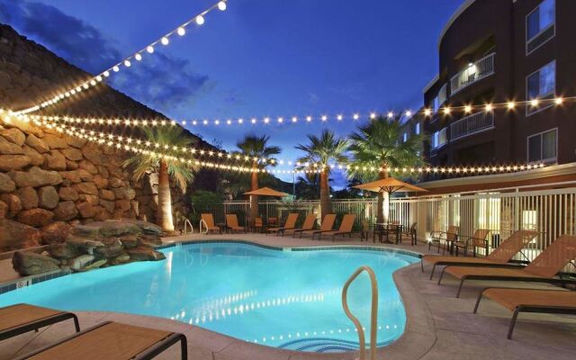 Courtyard St. George