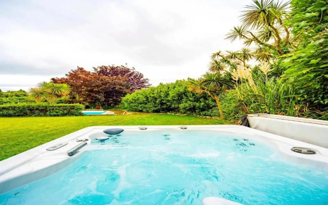 Crofton House Hotel